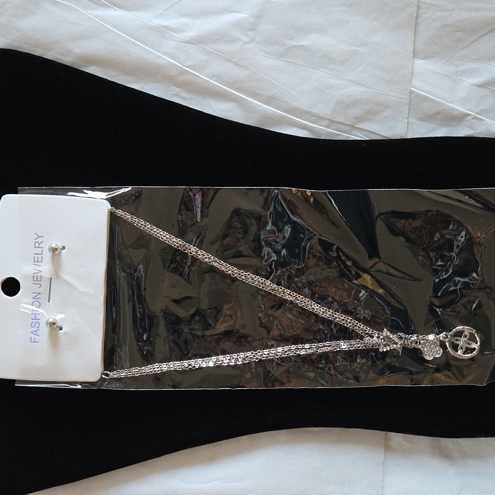 Triple Layered Necklace - Picture 10 of 10